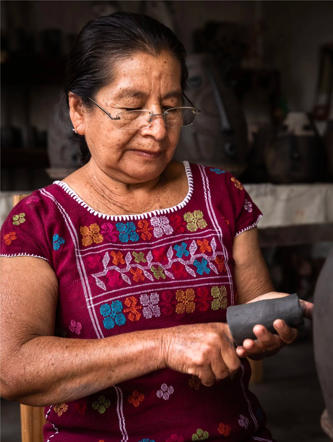 Hello, I'm Leticia García Blanco, co-founder of Gallería de Arte Peguero García - Wool+Clay