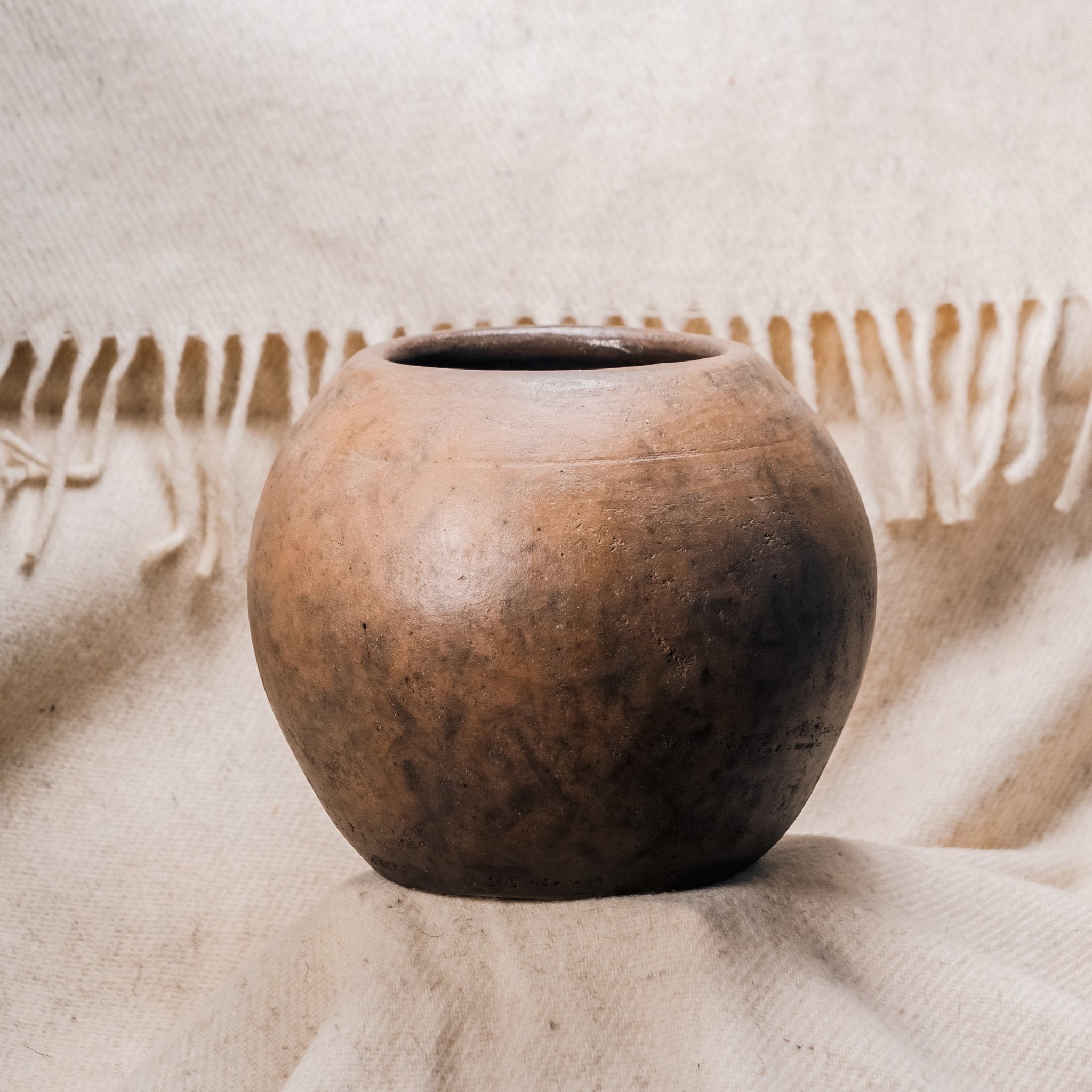 The Knowing Vase by Leticia Blanco & Fernando Peguero - Wool+Clay