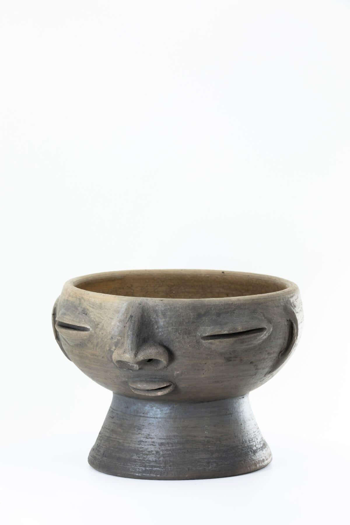 Faced Elevated Ceramic Bowl by Ana María Hernández - Wool+Clay